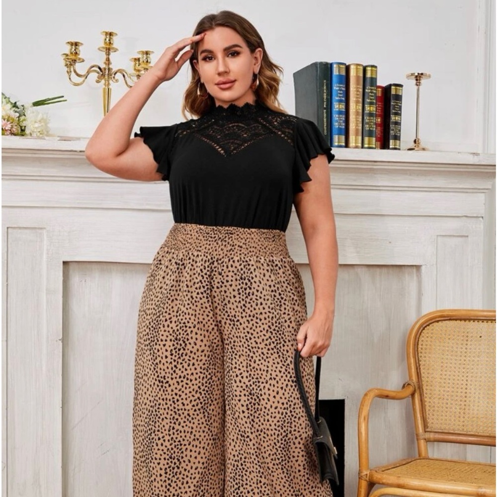 SHEIN Plus Allover Print Shirred Wide Leg Pants